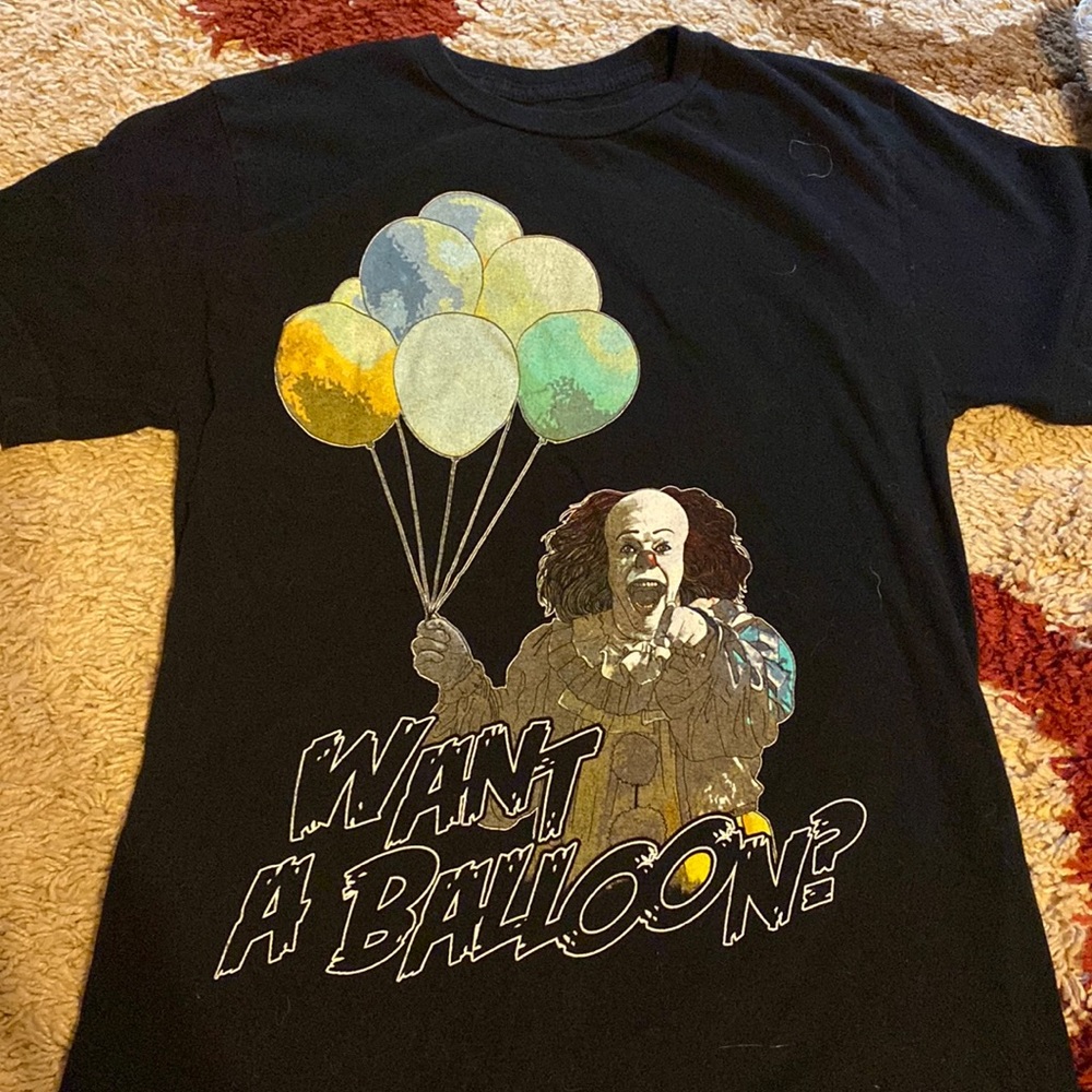 Authentic IT Pennywise shirt never been worn. Size small